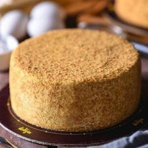 2lbs Honey Cake From Delizia Bakery Karachi