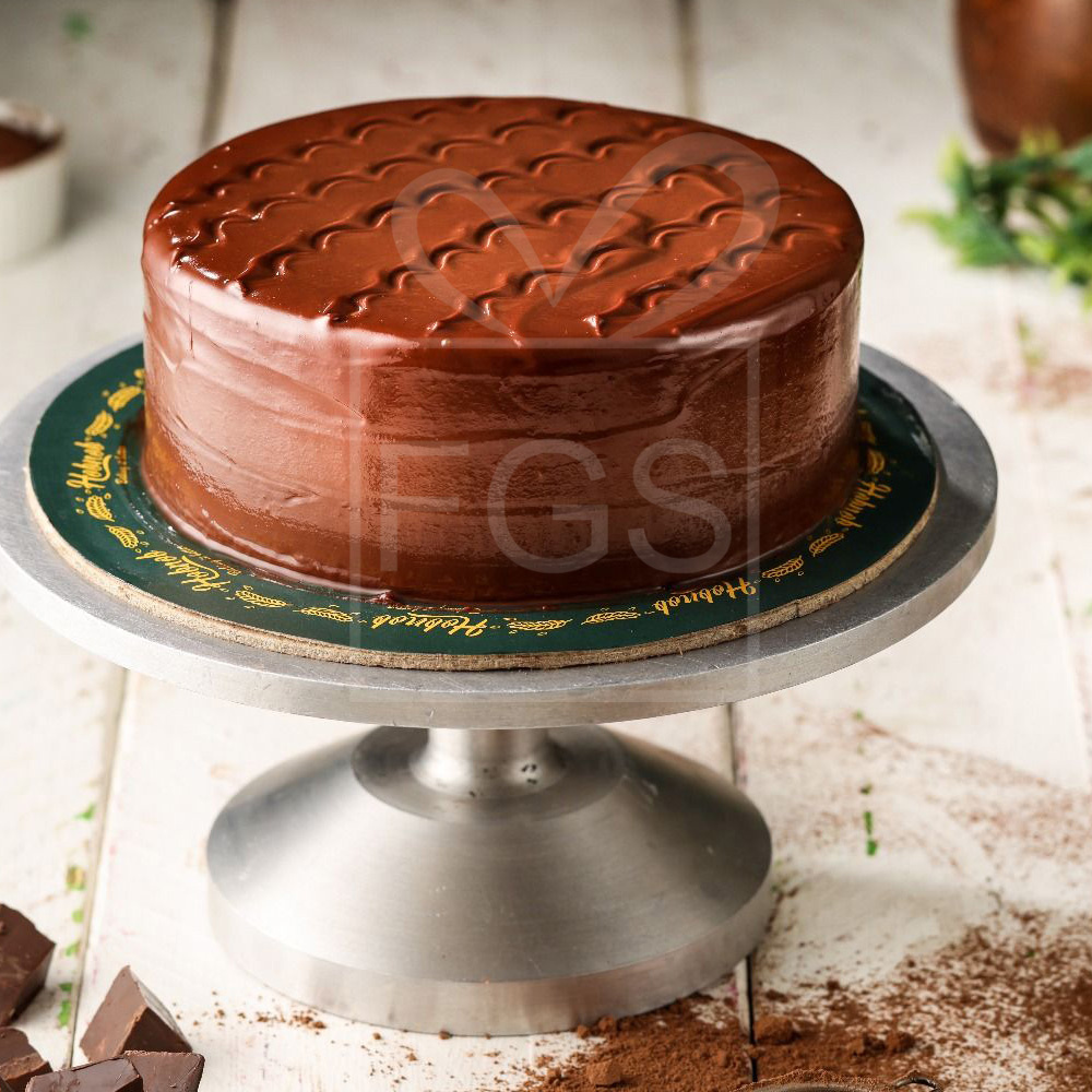 2lbs Nutella Chocolate Cake from Hobnob Bakers Karachi